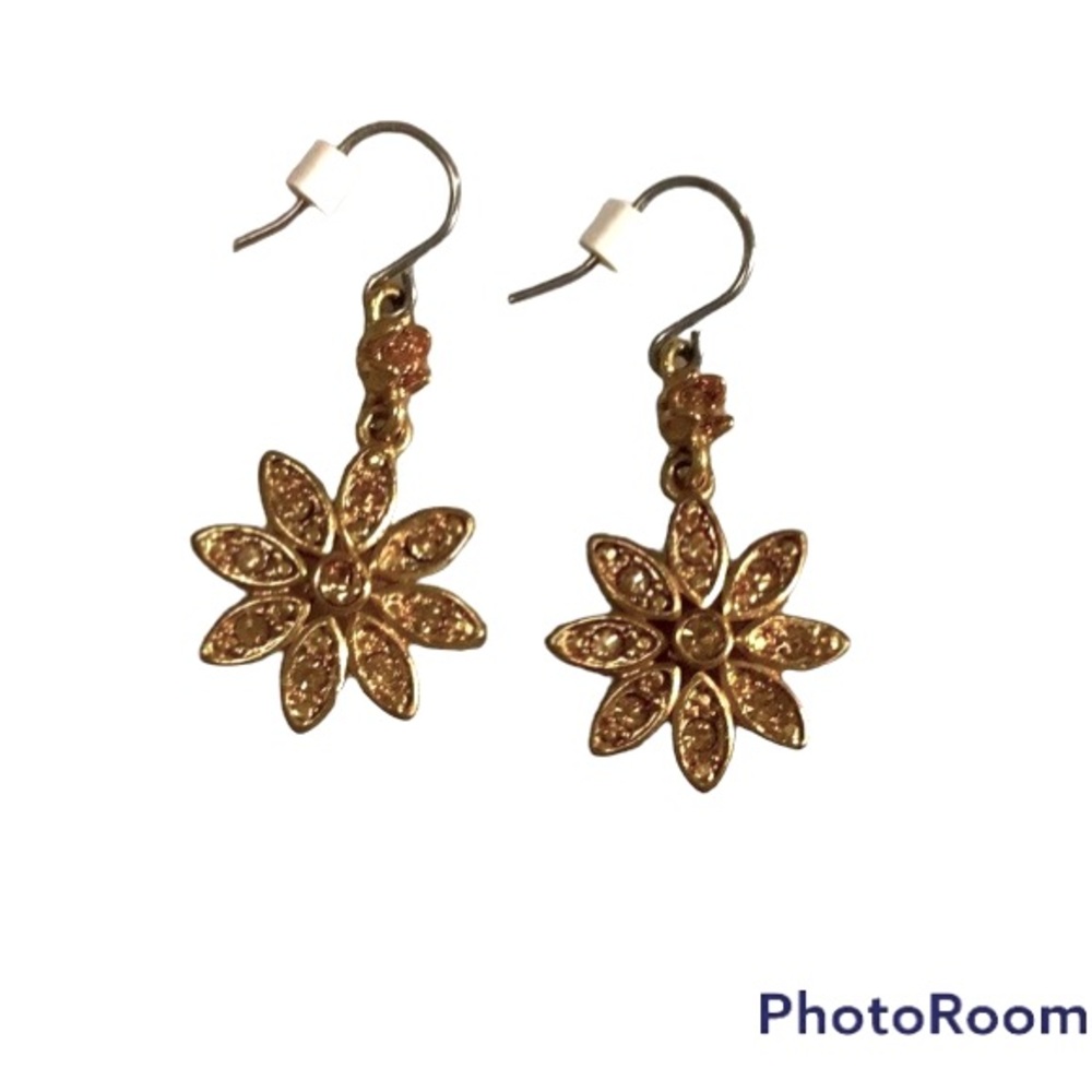 Elegant Vintage Floral Earrings